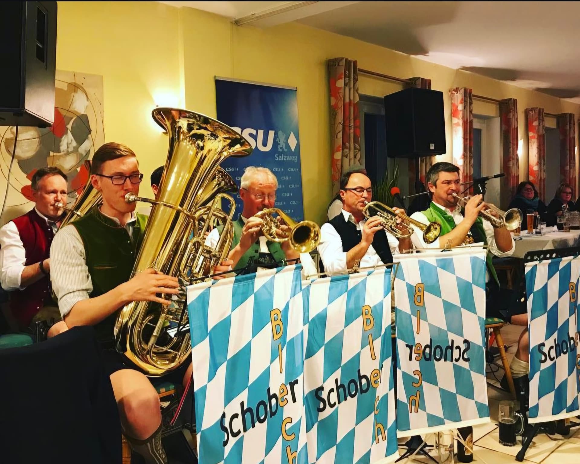Biergarten Betrieb mit Schoberblech